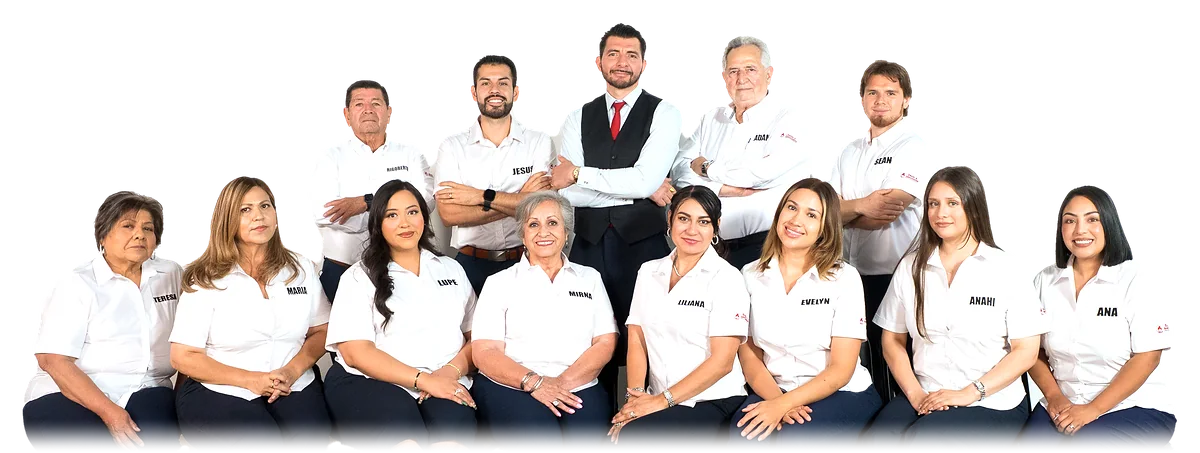 The Cesar & Associates team in the office. El equipo de Cesar & Associates